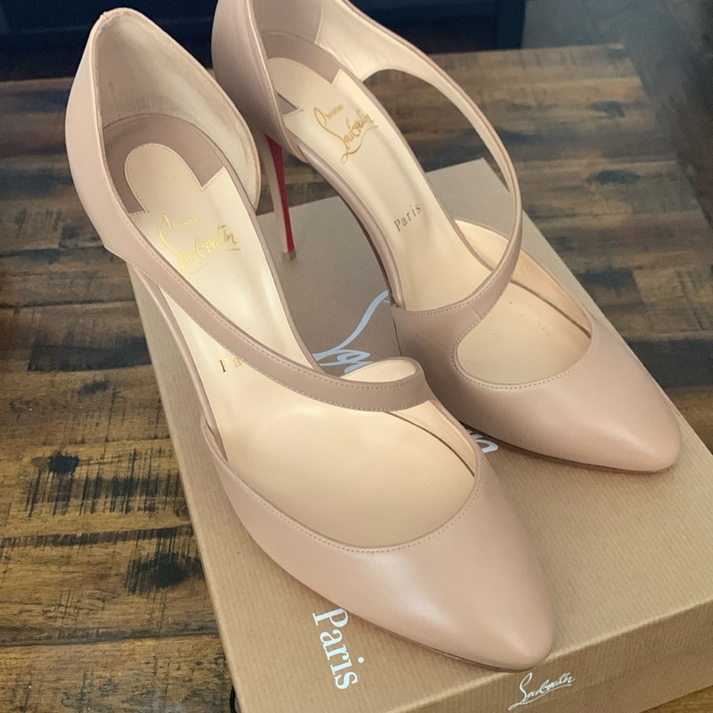 Christian Louboutin Catchy One size 40.5 Color Nude
